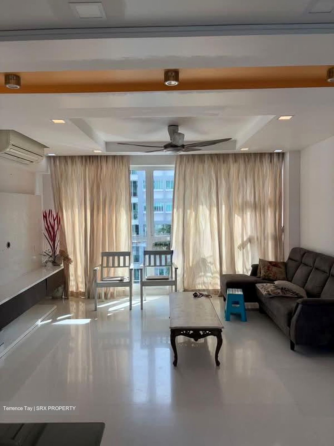 The Esparis (D18), Condominium #597711811